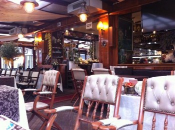 Victor lounge bar
