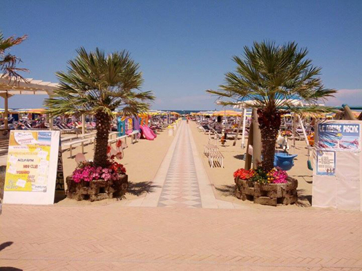 spiaggia severino e vanessa - la playa - cattolica - passerella