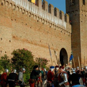 7-Assedio-al-Castello-Gradara-giorno-ingresso-mura